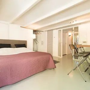 Quiet For 4 At Park In Center Appartement