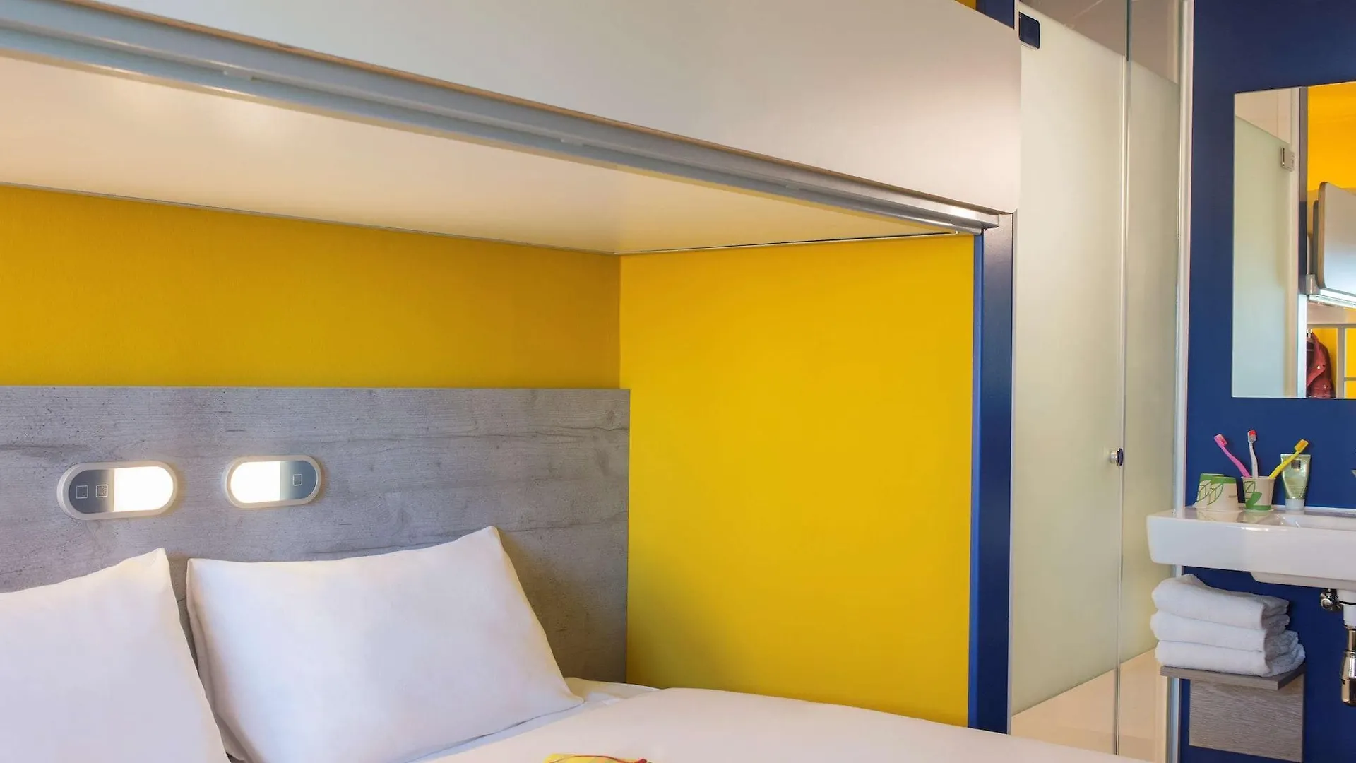 ** Hotel Ibis Budget Amsterdam Airport Badhoevedorp Netherlands